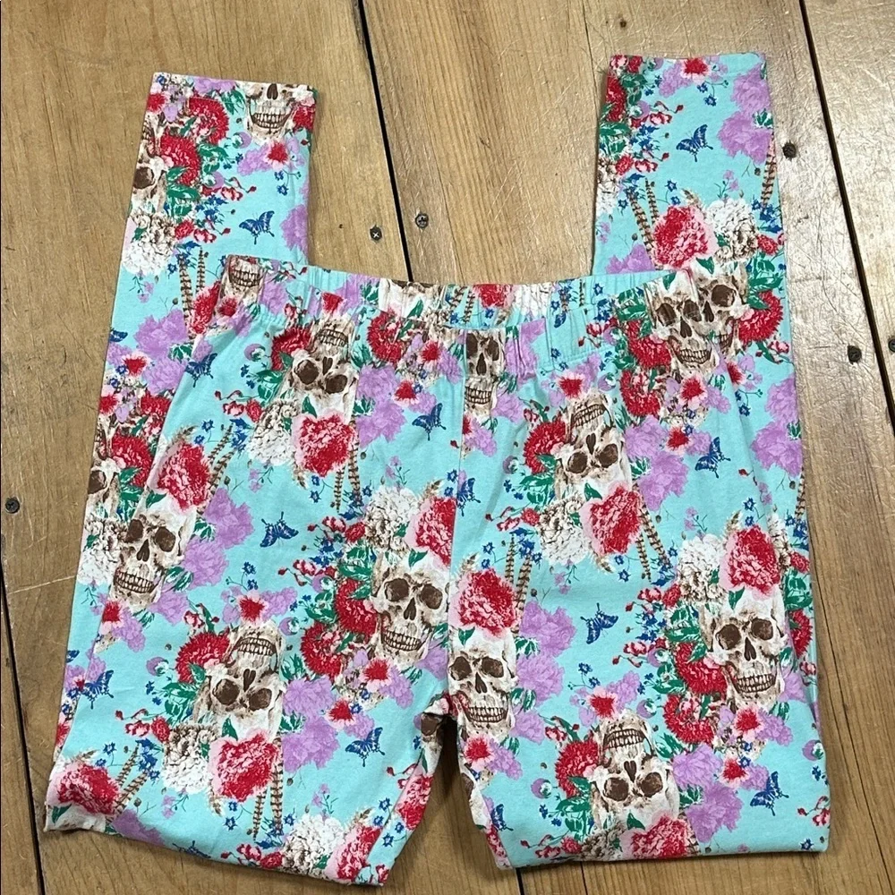 No Boundaries Skull and Rose‎ Leggings, M 7/9. Like New!